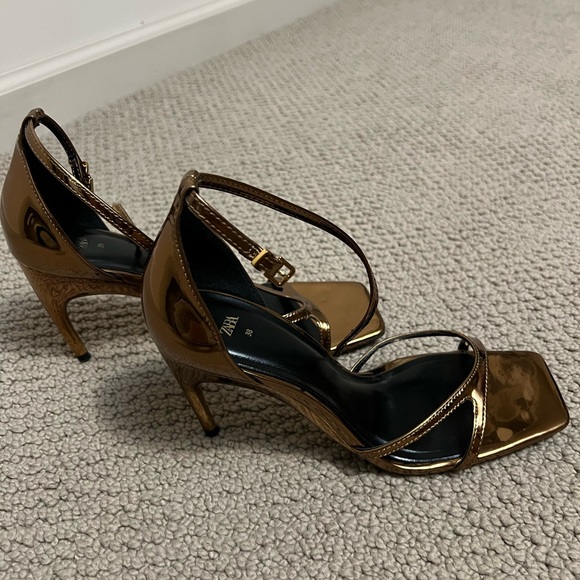 Zara Oval Heeled Metallic Sandals - Picture 4 of 9